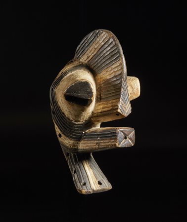  Arte africana - Zaire/Congo, Songyé/Kifwebe
Maschera
Legno, caolino e pigmenti.