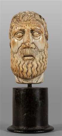 Testa di uomo con barba, scultura in avorio Indo 