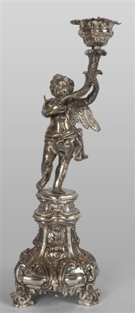 Candeliere in argento decorato con putto, 