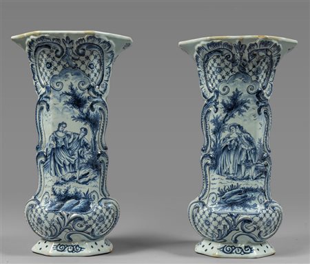 Coppia di vasi in maiolica di Delft, fine 