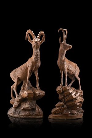 Arte della Foresta Nera del secolo XX "Stambecco e camoscio" due sculture in le