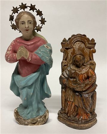 Lotto composto da due antiche sculture lignee policrome raffiguranti "Immacolat