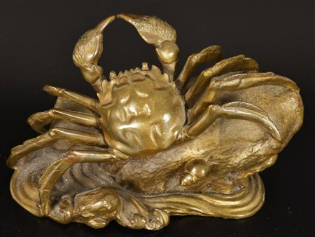 SCULTURA IN BRONZO raffigurante un granchio sulla riva, cm 15x9x10 Francia,...