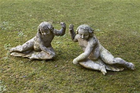 Scultore del secolo XVIII
Putti
Coppia di statue in pietra
(cm 78x60) (difetti)