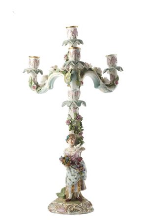 Manifattura di Meissen, secolo XIX. Candelabro a quattro fiamme in porcellana d