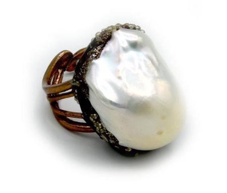 ANELLO DORATO CON PERLA in argento 925 dorato con perla barocca mm 25x20,...