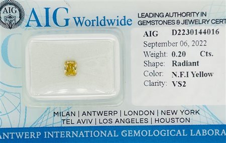 DIAMANTE 0,2 CT FANCY GIALLO INTENSO PUREZZA VS2 - TAGLIO RADIANTE -...