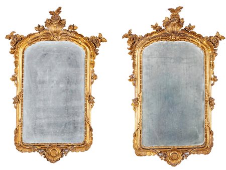 Coppia di specchiere in legno intagliato e dorato a mecca, Napoli, XVIII...