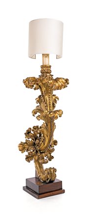 Grande torciera in legno scolpito, intagliato e dorato, Roma, fine del XVII...