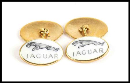 ITALIA

Coppia di gemelli in oro Jaguar