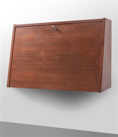 UN SECRETAIRE PENSILE, anni '60. <br>Legno 