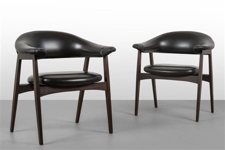 DUE POLTRONCINE, anni '60. <br>Legno di teak, 