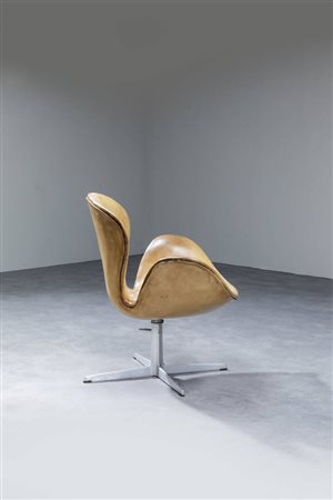 ARNE JACOBSEN<BR>Poltrona mod. Swan