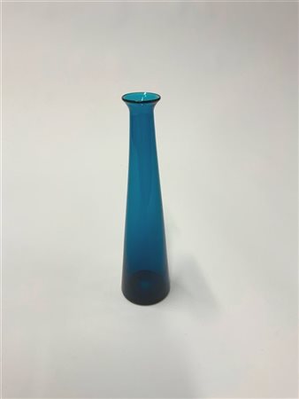 Venini Vaso tronco conico in vetro trasparente blu. Murano, 1991. Firmato a punt