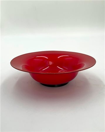 Venini Centrotavola della serie "Opalini". Murano, 1989. Vetro rosso e base appl