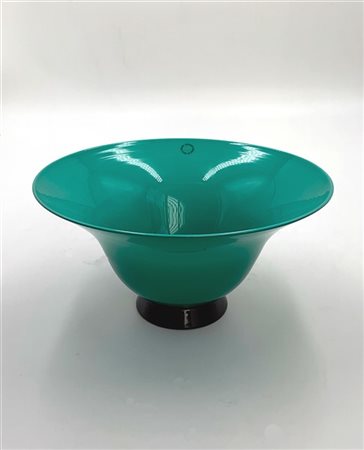 Venini Centrotavola della serie "Opalini". Murano, 2003. Vetro verde e base appl