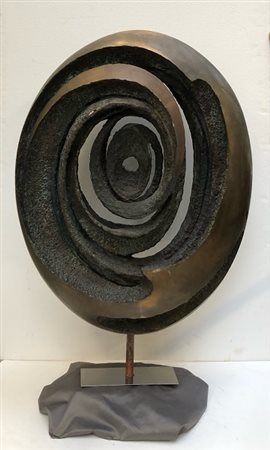 Romano Rui "Forma ovale da giardino" 1969
scultura in bronzo
cm 90x70x27 (difett