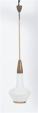 Lampadario con struttura in ottone e paralume in vetro. Prod. Italia, 1960...