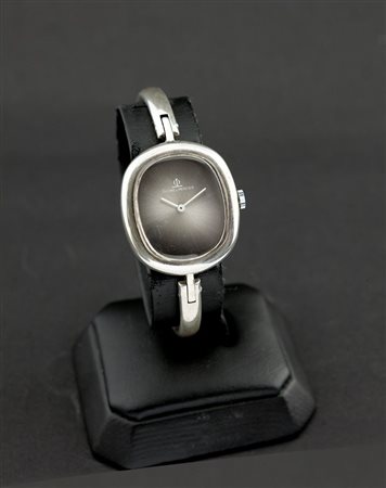 BAUME & MERCIER Solo tempo, anni '70 32x29 Cassa in argento, di forma...