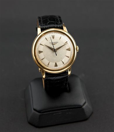 LONGINES Solo tempo, anni '50 Diam 36 Cassa a gradino in tre parti in oro...