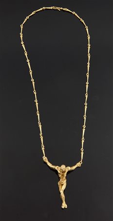 SALVADOR DALI' Collana in oro giallo con grande crocifisso centrale, firmato...