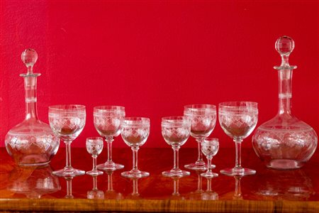 Servito di bicchieri in vetro molato