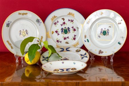 Quattro piatti ed una raviera in porcellana, Bavaria