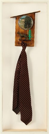 BEN PATTERSON (1934-) Senza titolo 2000 cravatta e materiale vario cm 77x21...