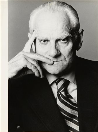 ELISABETTA CATALANO (1941-) Alberto Moravia, ritratto in studio 1970 stampa...