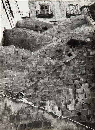 LUCIANO D'ALESSANDRO (1933-) Scala a Pozzuoli 1959 stampa ai sali d'argento –...