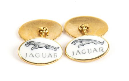 Coppia di gemelli in oro e smalti raffiguranti il marchio della casa automobilistica JAGUAR