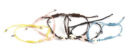 6 bracciali con corallo  