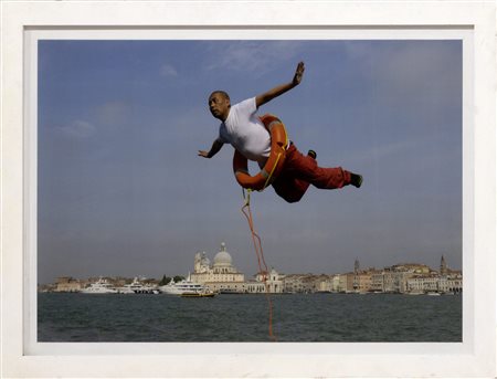 Li Wei Flying over Venice, 2013 fotografia, cm 80x120 Tiratura 9/10 Opera con...