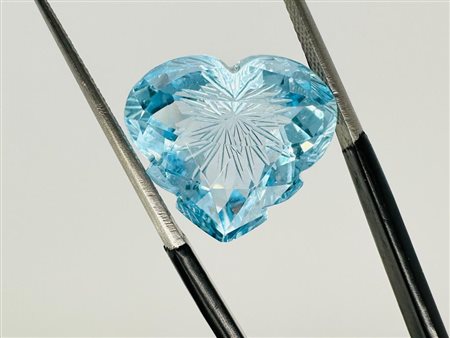 TOPAZIO SWISS BLU 13,9 CT TAGLIO CUORE - CERTIFICATO ID - P30303-3