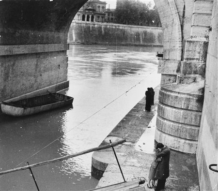 Federico Patellani (1911-1977)  - Roma, Fiume Tevere, 1940s/1950s