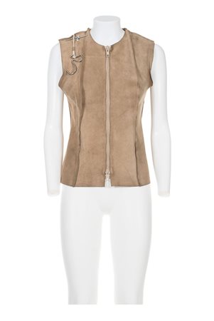 MAISON MARTIN MARGIELA Flat suede vest DESCRIPTION: Flat beige suede vest...