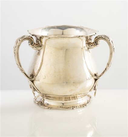 Gorham, inizio del XX secolo. Vaso in argento 925.