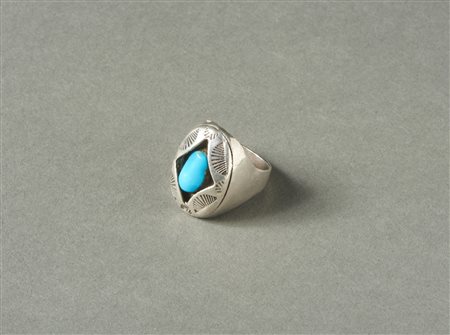  Arte del Nord America  - Navajo, USA.
Anello in argento e turchese. 
.