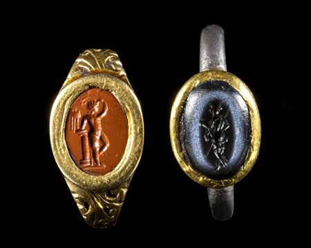 A LOT OF 2 RINGS WITH ROMAN INTAGLIOS. DEITIES. 
