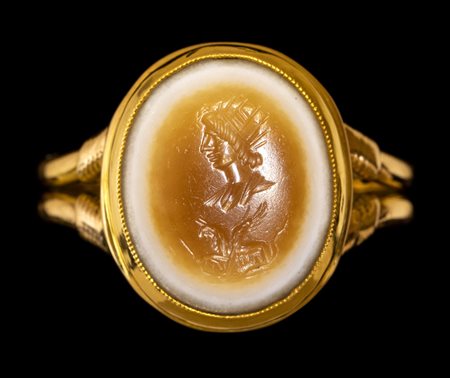 A ROMAN AGATE INTAGLIO SET IN A GEORGIAN GOLD RING. ALLEGORY OF THE NEMESIS. 