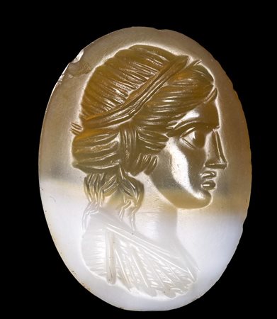 A POSTCLASSICAL PROVINCIAL BANDED AGATE INTAGLIO. FEMALE BUST. 