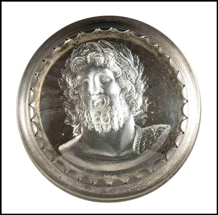 A  SILVER BOX WITH A GLASS IMPRESSION. BUST OF JUPITER. 