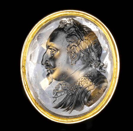 A GLASS IMPRESSION SET IN A GOLD FOB SEAL. PORTRAIT OF GUSTAVUS ADOLPHUS KING OF SWEDEN SIGNED JACOBSON.