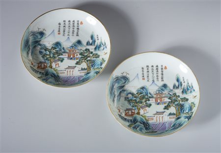  Arte Cinese - Coppia di piattini con paesaggio.
Cina, Qing, XIX secolo
.