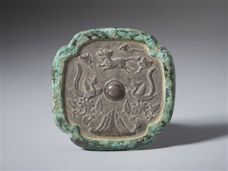  Arte Cinese - Specchio in bronzo e argento
Cina, Tang, VIII secolo
.