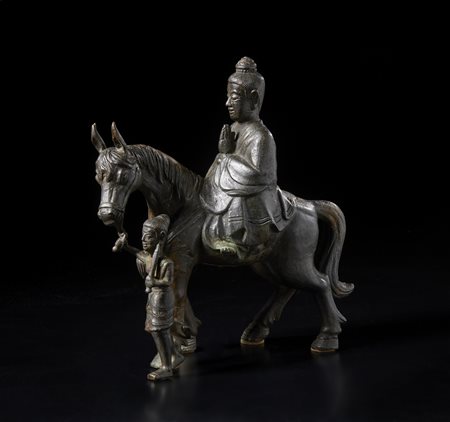  Arte Cinese - Figura di cavaliere in bronzo 
Cina, XX secolo .