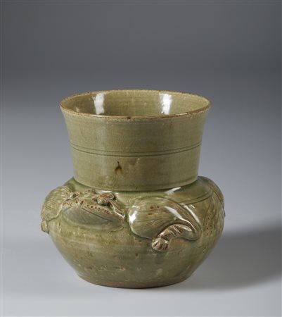  Arte Sud-Est Asiatico - Vaso con invetriatura verde 
Vietnam, XX secolo o antecedente.