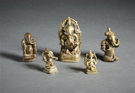  Arte Indiana - Gruppo di cinque Ganesh 
India popolare, XIX secolo .