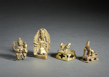  Arte Indiana - Gruppo di 4 figure devozionali 
India, XVIII secolo .