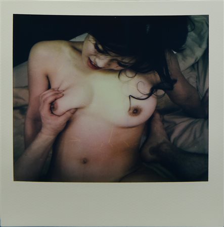 Araki Nobuyoshi (1940) SENZA TITOLO polaroid, cm 11x9 sul retro: firma